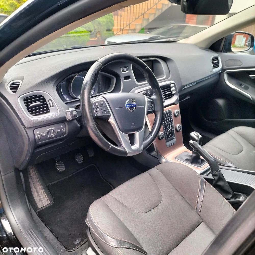 Volvo V40 Cross Country D3 Momentum - 14