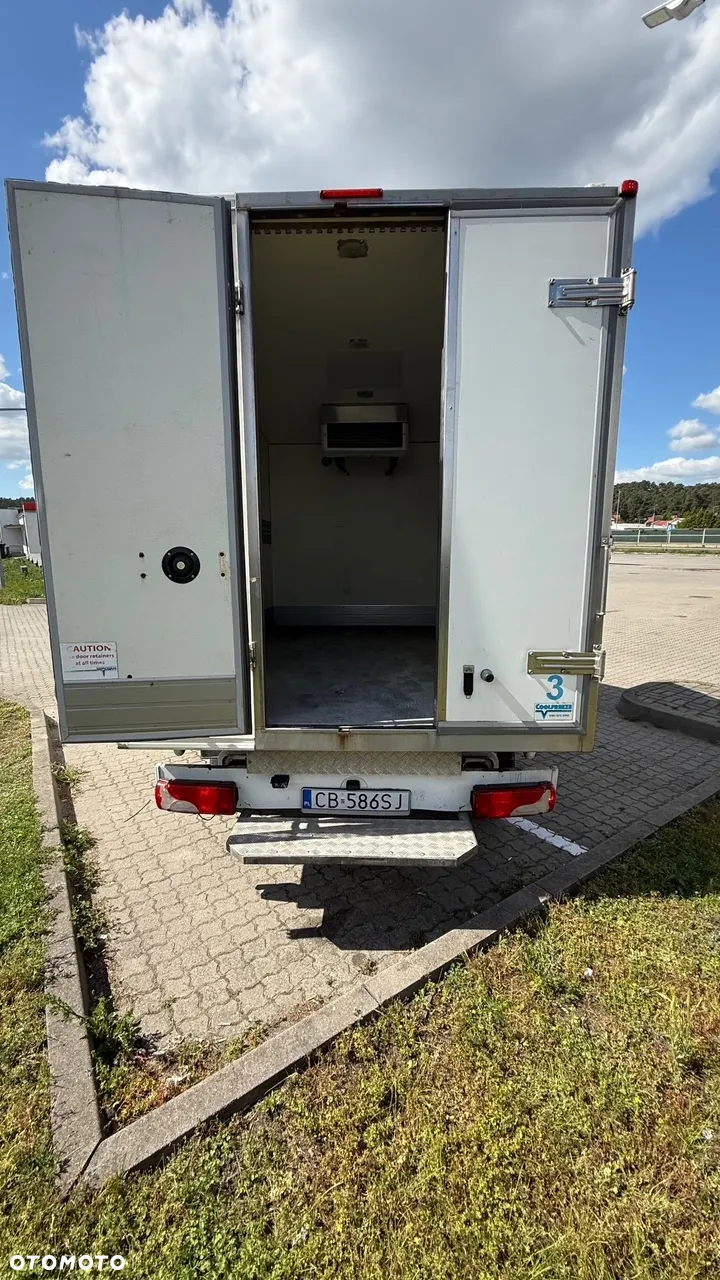 Mercedes-Benz Sprinter - 10