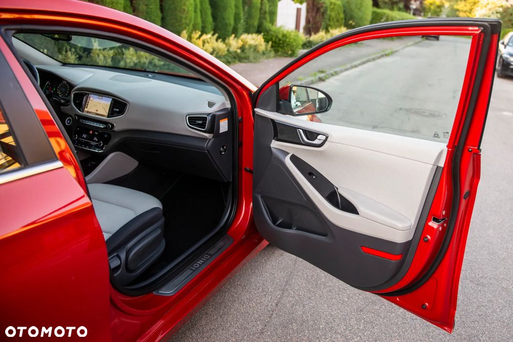 Hyundai IONIQ 1.6 GDI Premium - 37