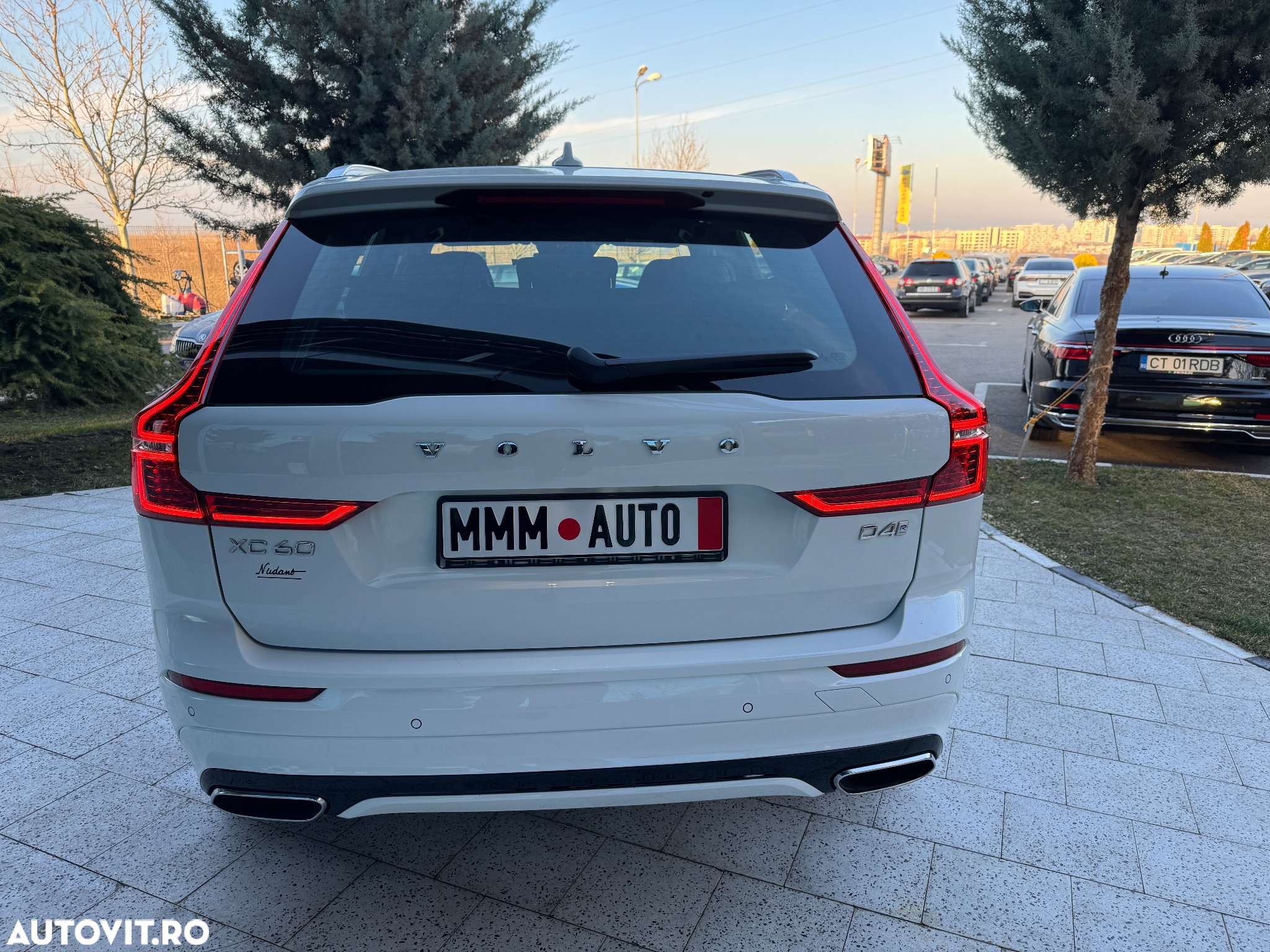 Volvo XC 60 D4 AWD R-Design - 18