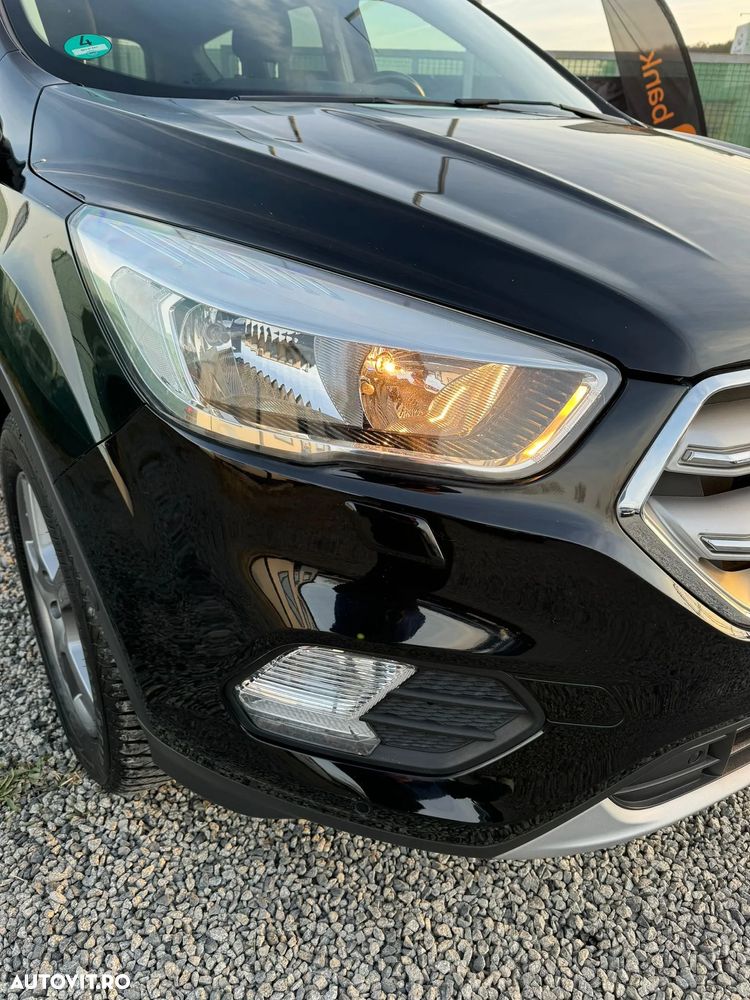 Ford Kuga 1.5 EcoBoost 2x4 Black & Silver - 22