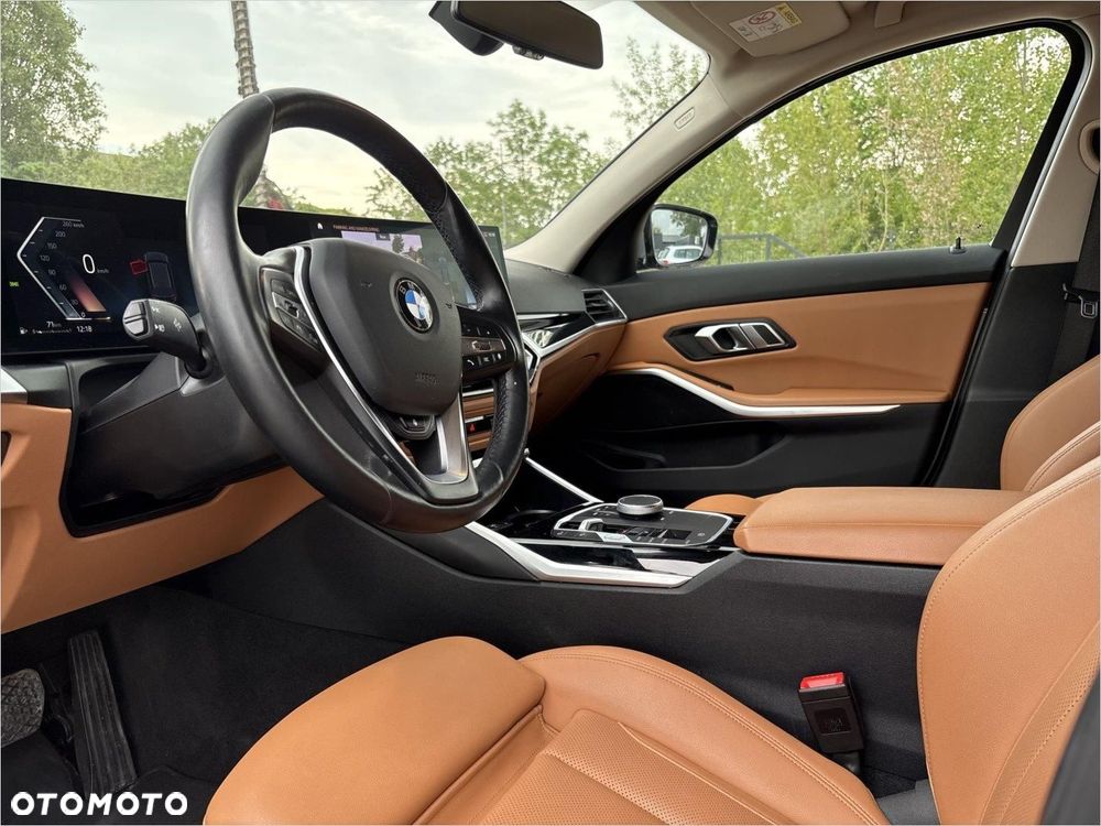 BMW Seria 3 318d MHEV - 9