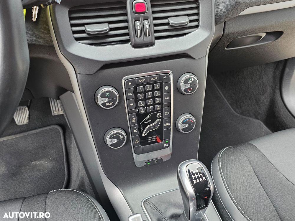 Volvo V40 D2 - 23