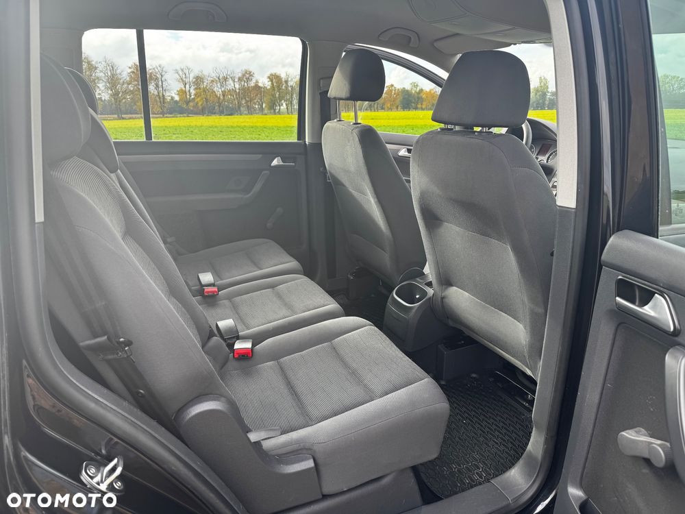 Volkswagen Touran 1.9 TDI Conceptline - 23