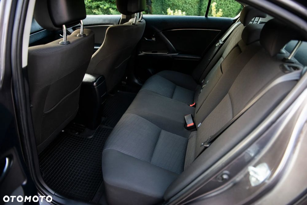 Toyota Avensis Touring Sports 1.8 Comfort - 29