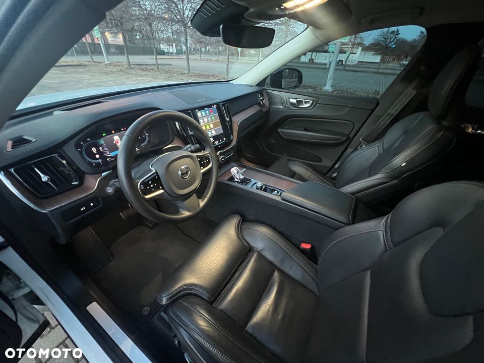 Volvo XC 60 T8 AWD Recharge Ultimate Dark - 18