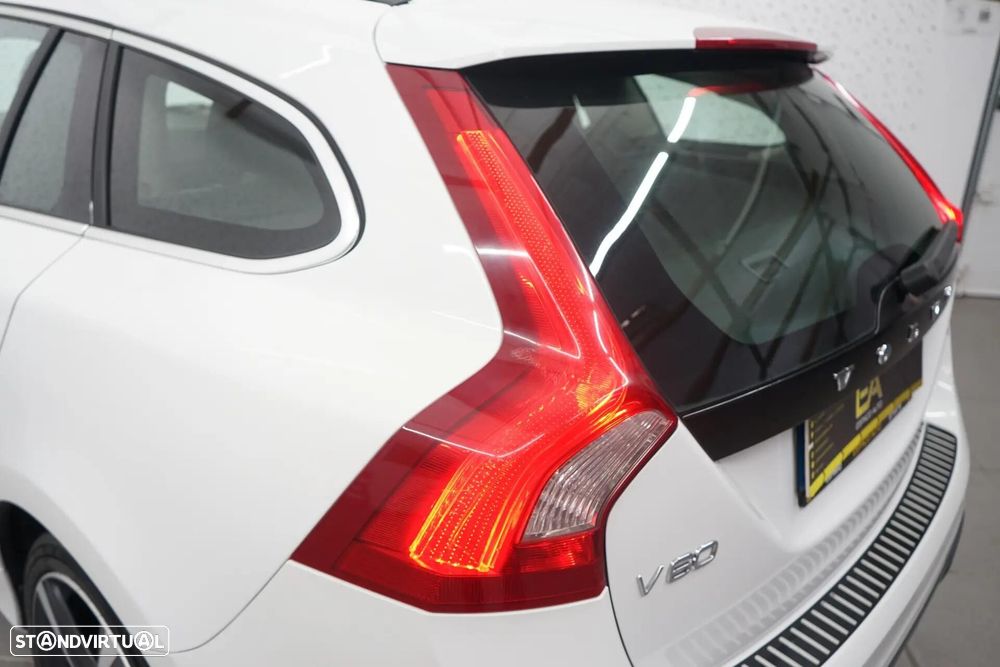 Volvo V60 1.6 D2 R-Design - 14