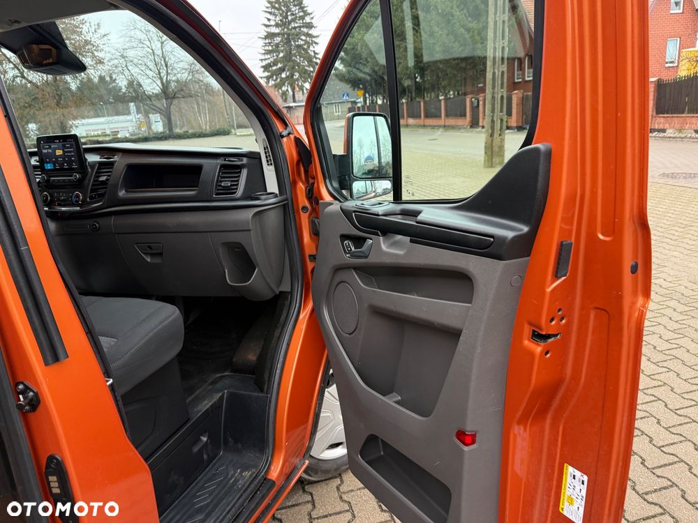 Ford TRANSIT CUSTOM - 24