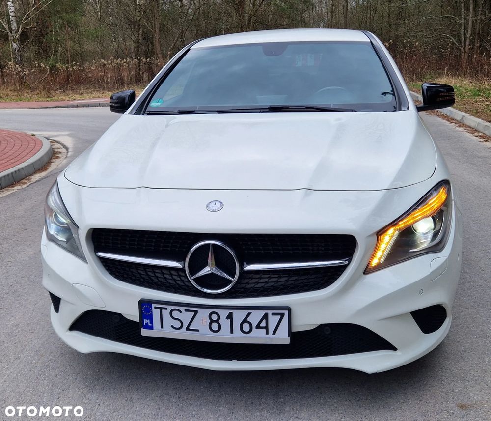 Mercedes-Benz CLA 200 Urban - 2