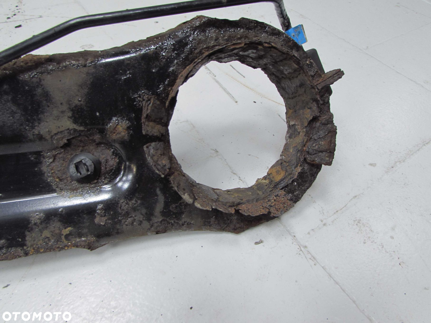 VOLVO XC70 III V70 III AWD 07-16 PIASTA ZWROTNICA WAHACZ TYL LEWY 7G915A969 - 10