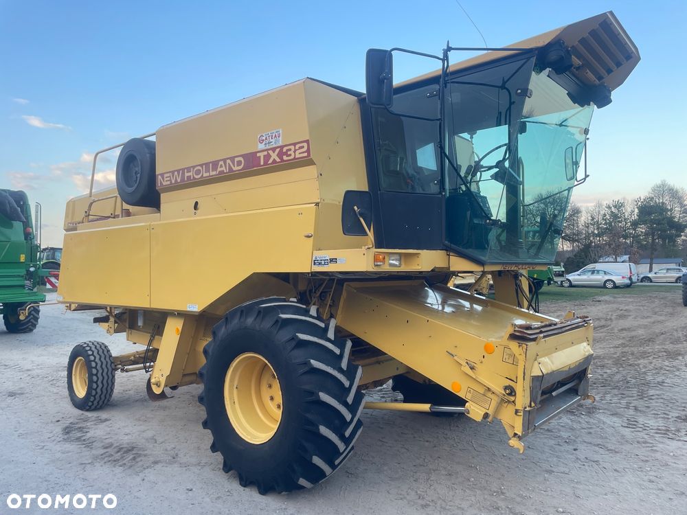 New Holland TX 32 - 4
