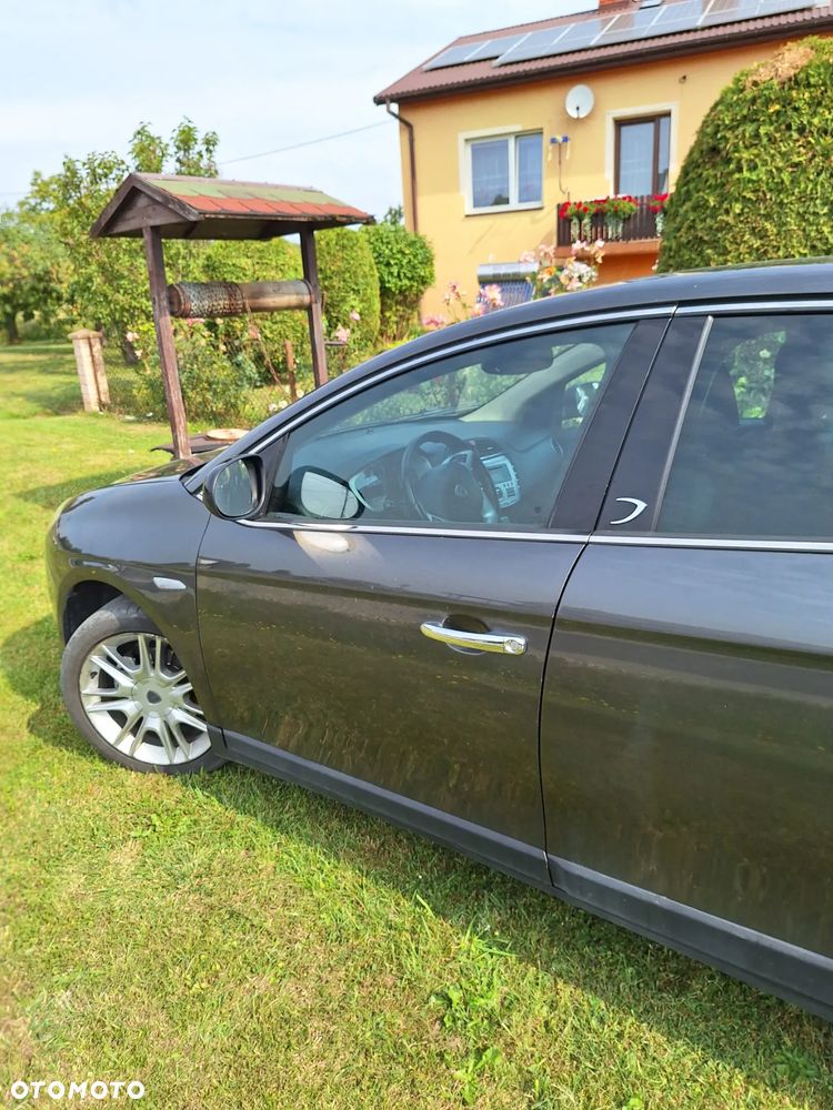 Lancia Delta 1.4 T-Jet 16v Oro - 4