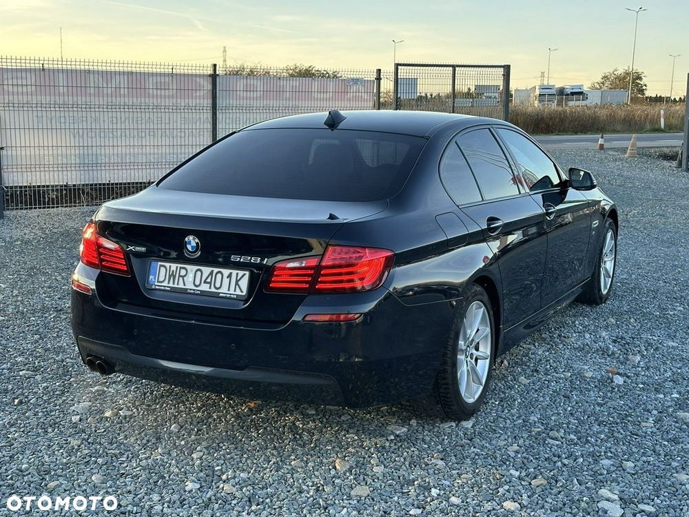 BMW Seria 5 528i xDrive - 6