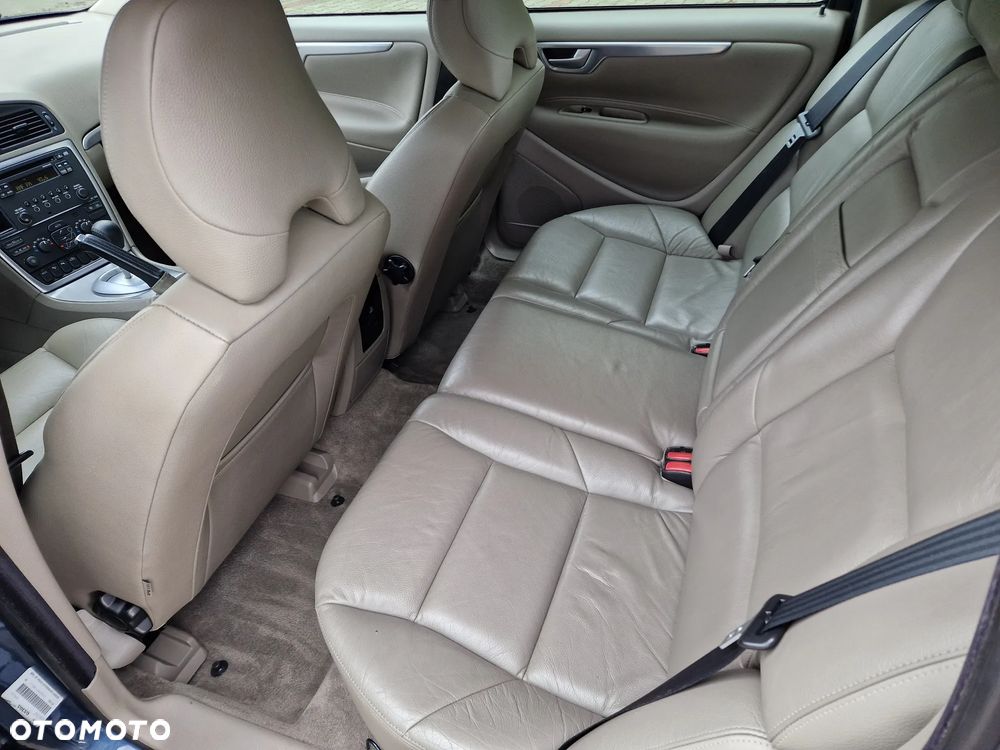 Volvo V70 2.4D Summum - 12