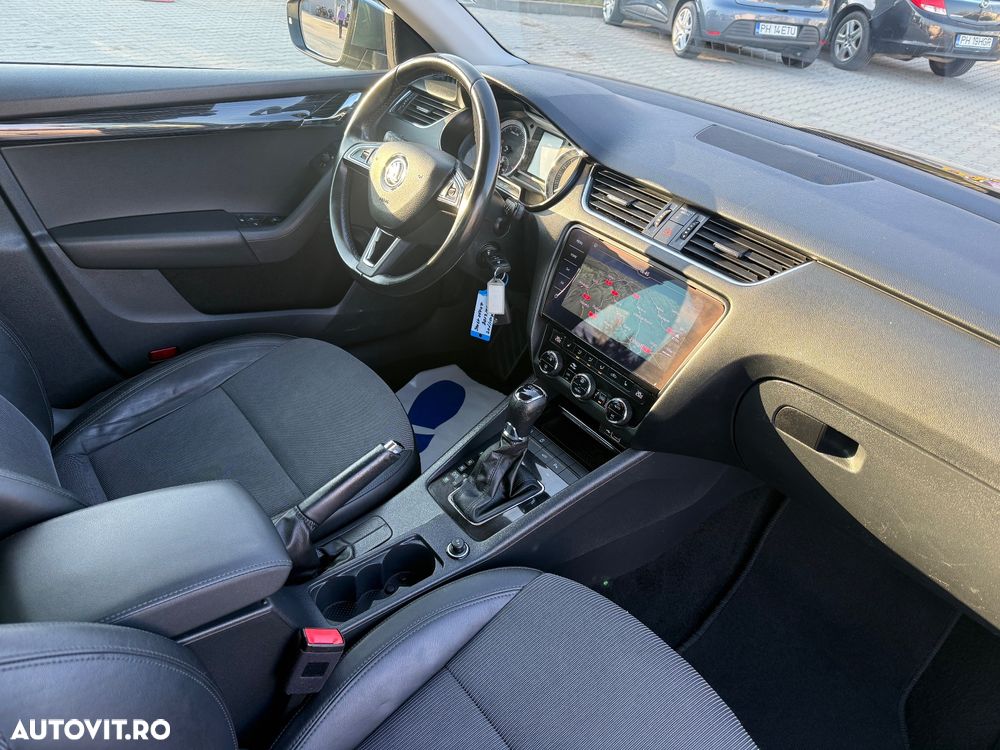 Skoda Octavia 2.0 TDI DSG Premium Edition - 9