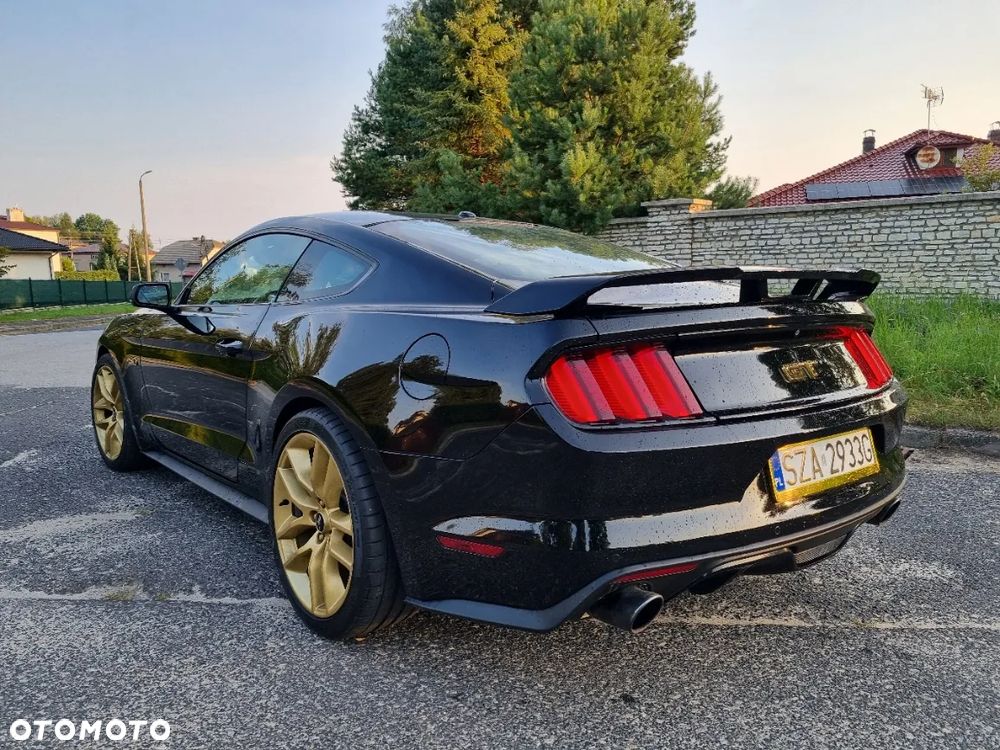 Ford Mustang - 4