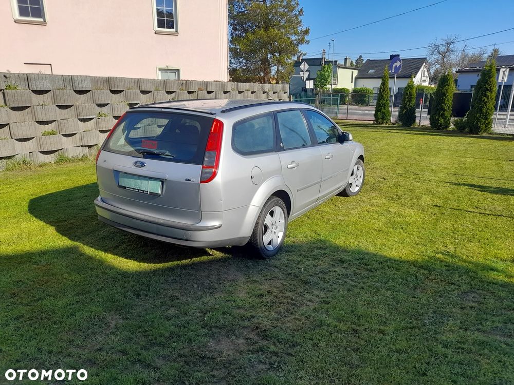 Ford Focus 1.6 TDCi DPF Ghia - 7