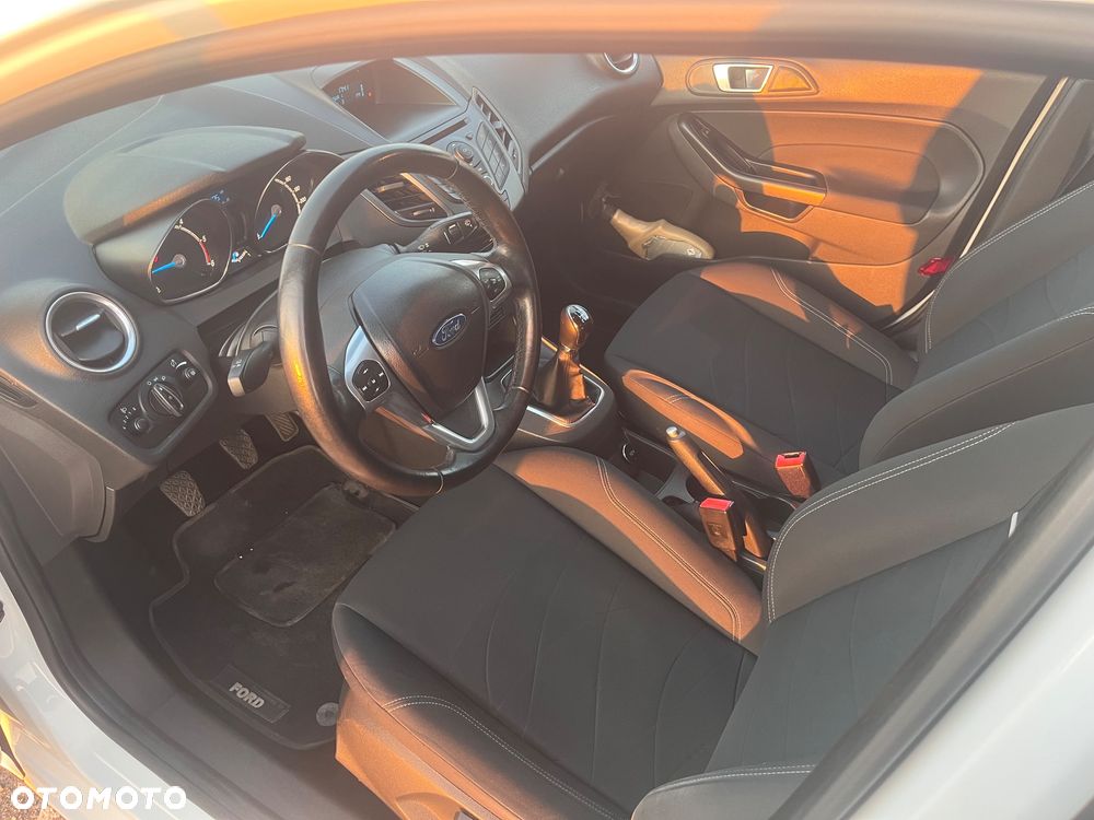 Ford Fiesta - 15