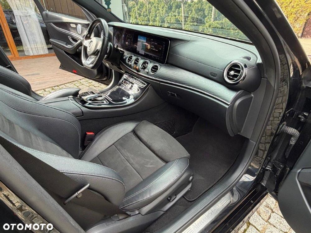 Mercedes-Benz Klasa E 220 d 4-Matic Business Edition 9G-TRONIC - 11