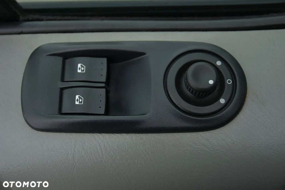 Opel Vivaro - 26