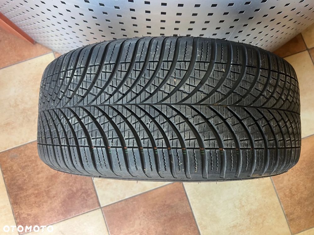 OPONA OPONY GOODYEAR VECTOR 235/45/17 2024 - 1