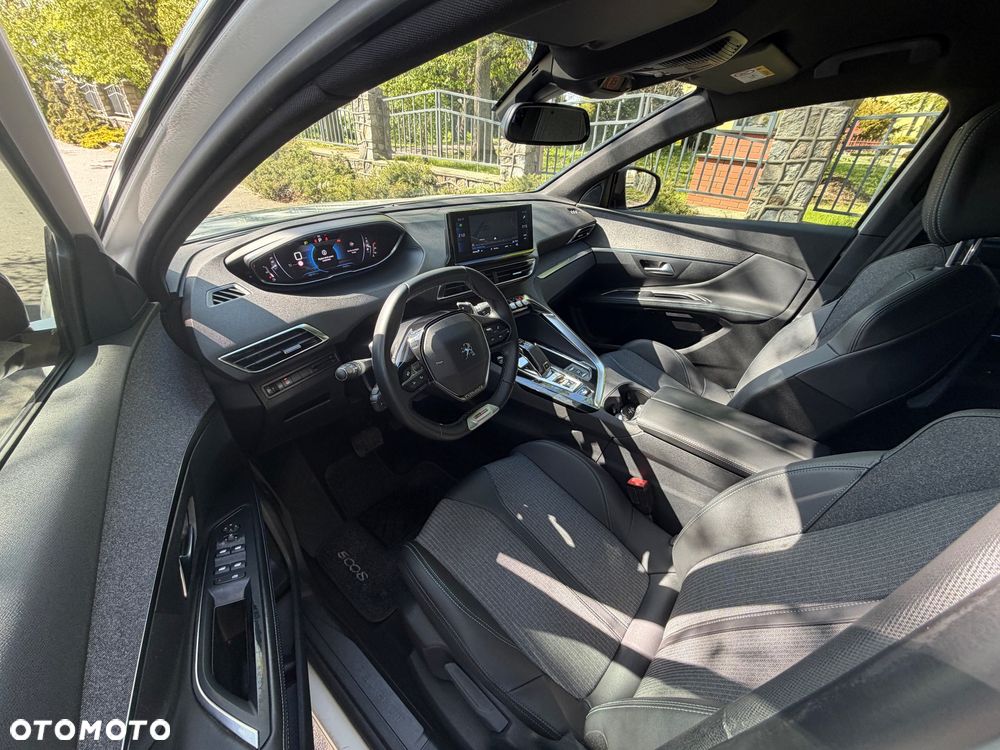 Peugeot 5008 BlueHDi 130 EAT8 GT - 11