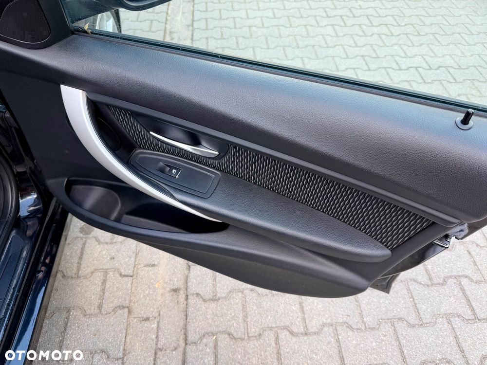 BMW Seria 3 320d xDrive Advantage sport - 22