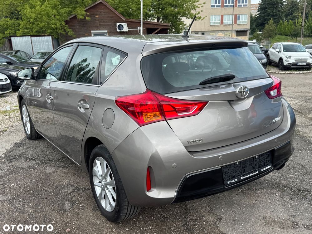 Toyota Auris 1.6 Life+ - 4