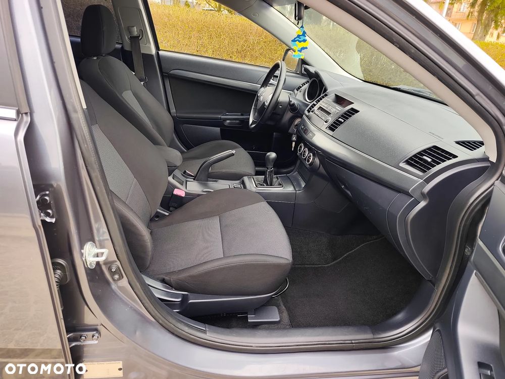 Mitsubishi Lancer 1.8 Intense - 14