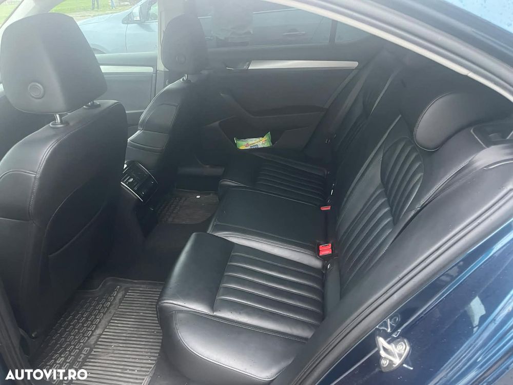 Skoda Superb 2.0 TDI DSG Ambition - 4