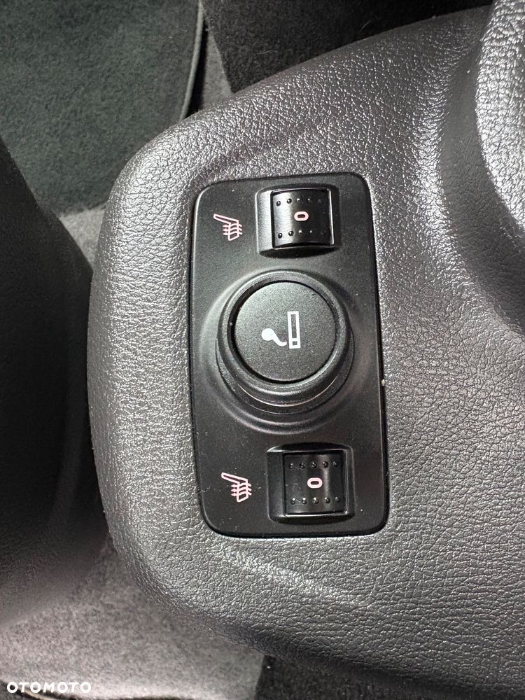 Ford Tourneo Connect Grand - 12