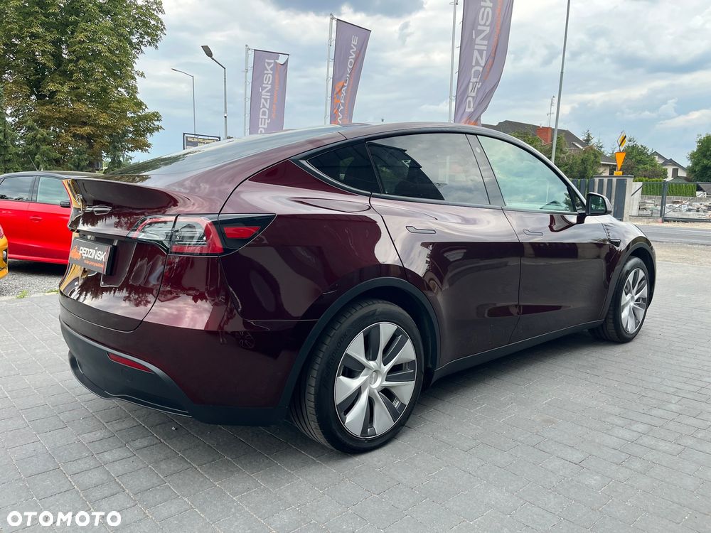 Tesla Model Y - 6