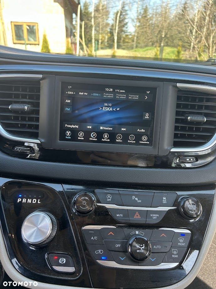 Chrysler Pacifica - 15