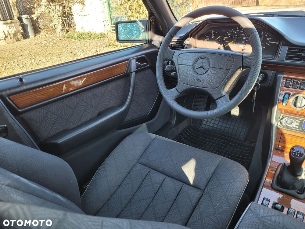 Mercedes-Benz Klasa E - 4