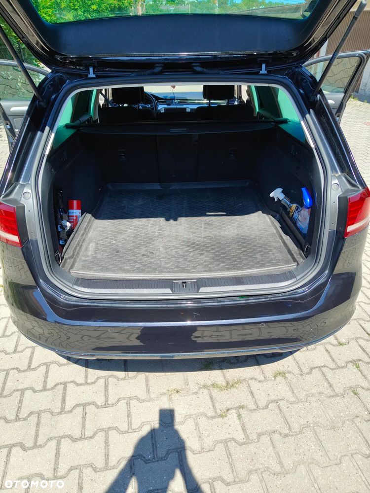 Volkswagen Passat 2.0 TDI SCR DSG Comfortline - 4