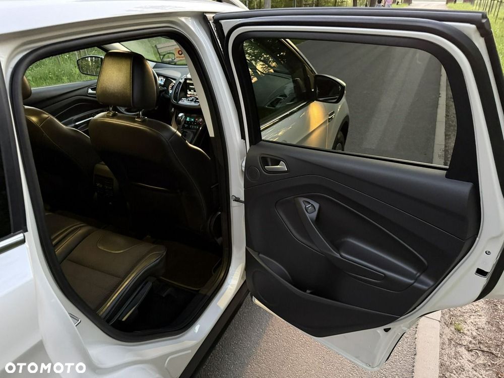 Ford Kuga - 27