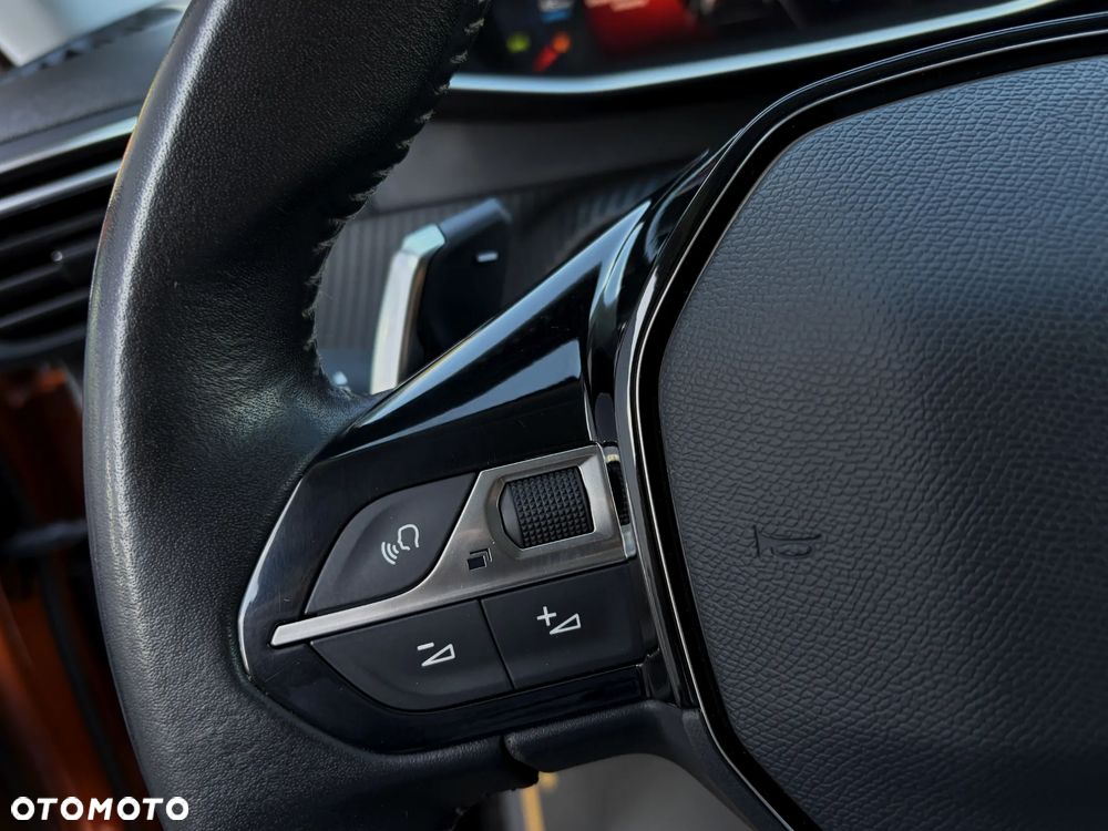 Peugeot 2008 1.5 BlueHDi Allure Pack S&S EAT8 - 24