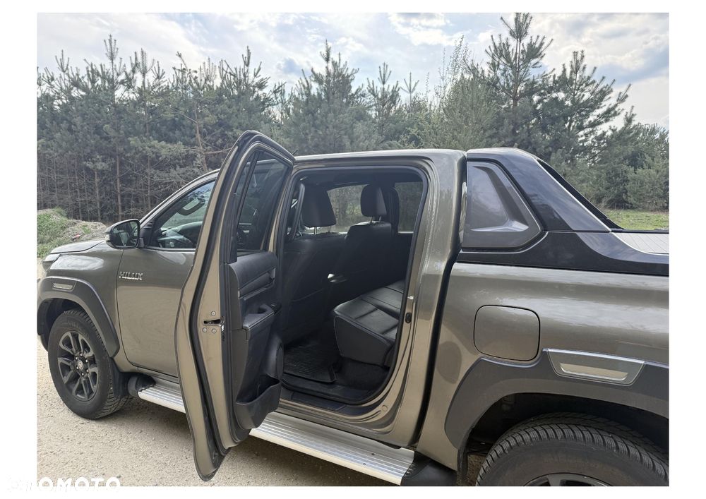 Toyota Hilux 2.8 D-4D Double Cab Invincible Sport 4x4 - 12