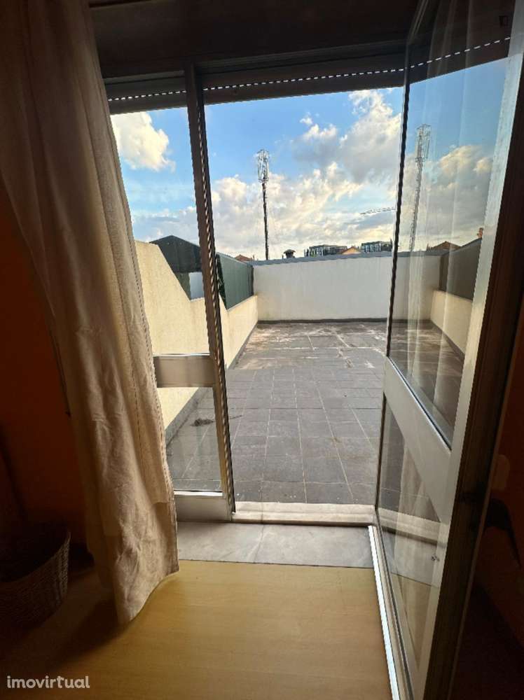 Quarto - localizado em Ramalde Porto - Grande imagem: 4/12