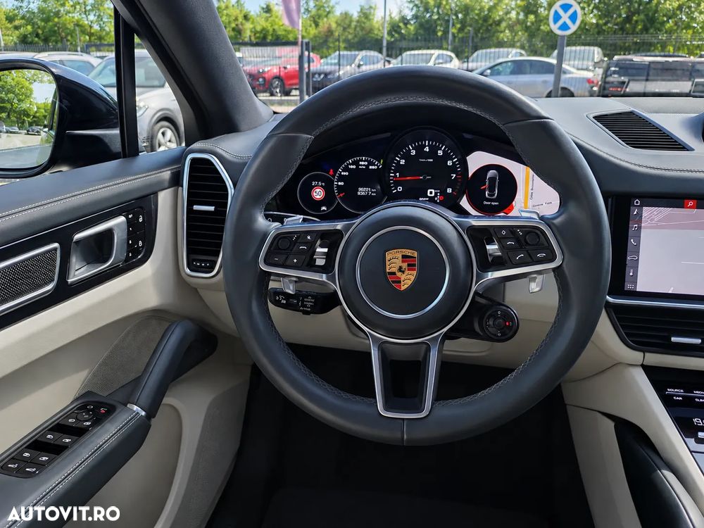 Porsche Cayenne - 11