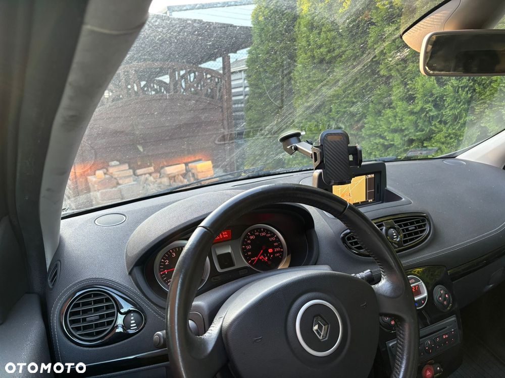 Renault Clio - 19