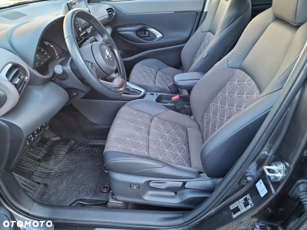 Toyota Yaris Cross Hybrid 1.5 Executive - 12