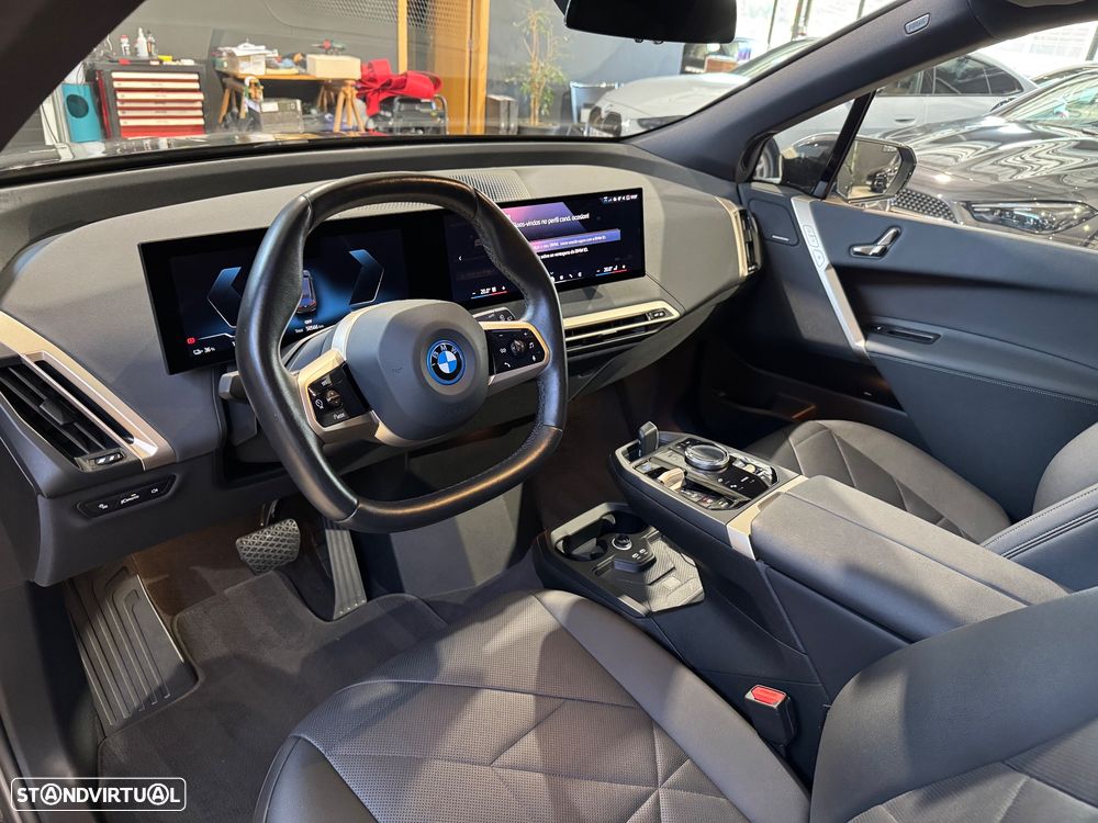 BMW iX xDrive 40 Pack Desportivo - 32