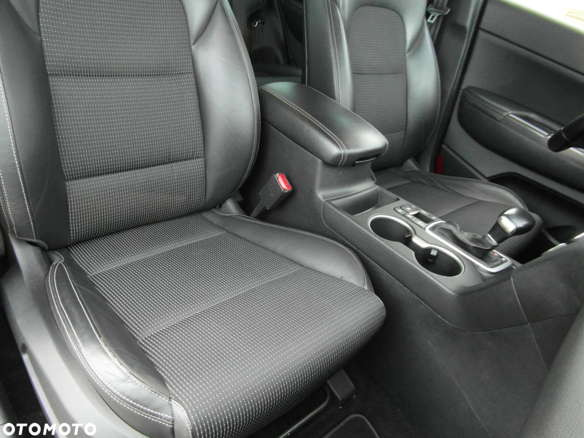 Kia Sportage 2.0 CRDI 4WD Automatik Vision - 19