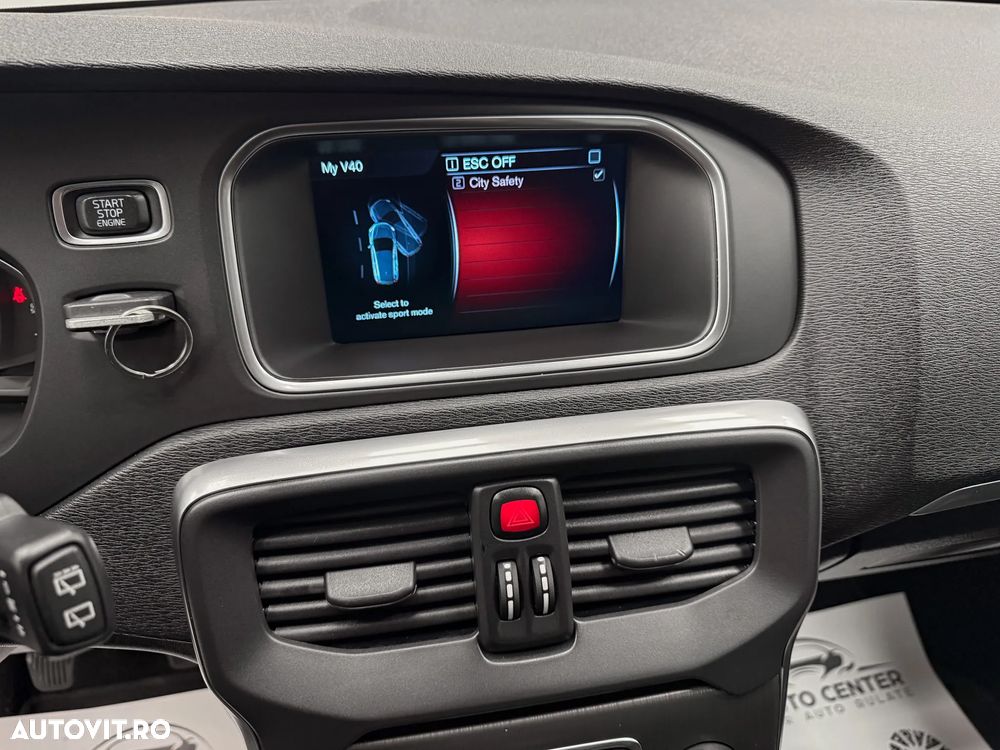 Volvo V40 D4 Kinetic - 25