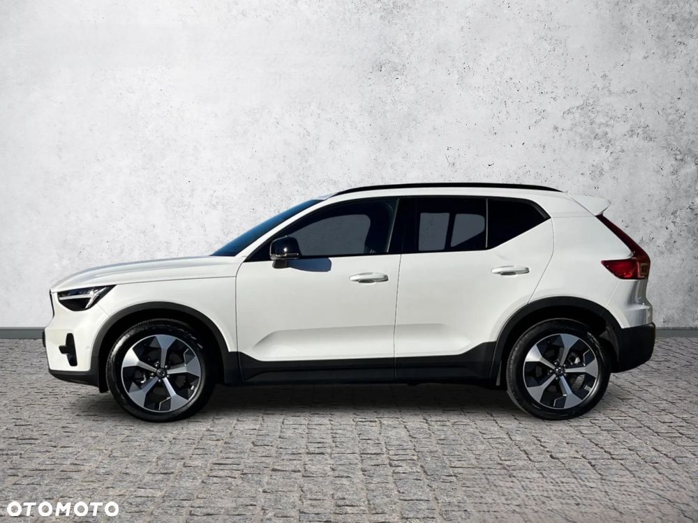 Volvo XC 40 B3 Plus Dark - 2