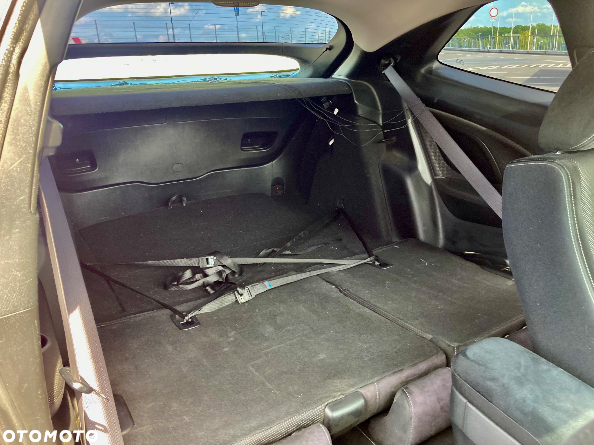 Honda Civic 1.8 LX Coupe - 35