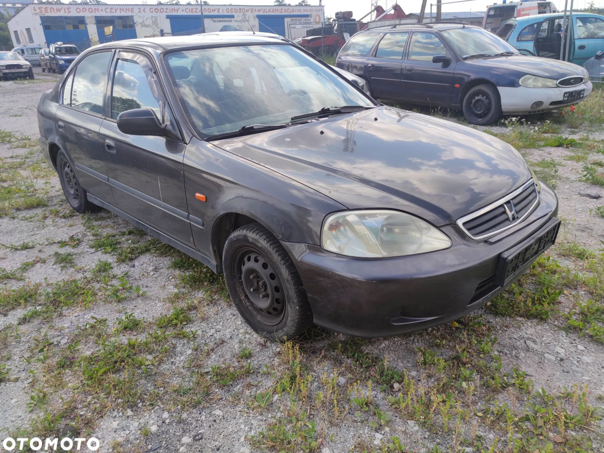 Honda Civic VI sedan 1.4 D14Z2 na części - 1