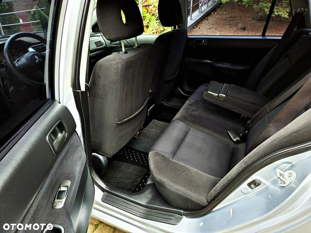 Mitsubishi Lancer - 8