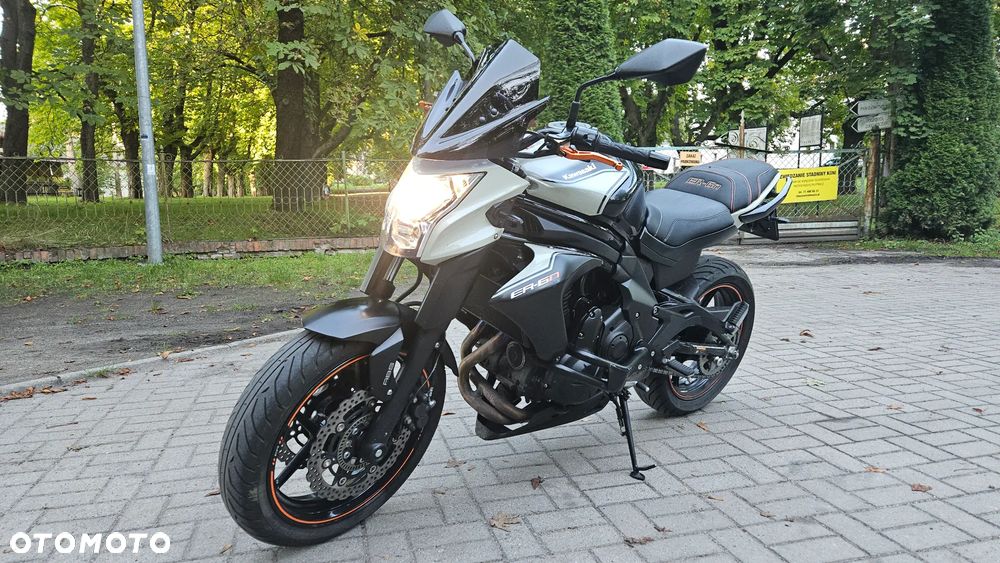 Kawasaki ER - 11